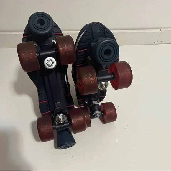 Britney Spears Roller Skates by Skechers 4 wheelers - Picture 3 of 8